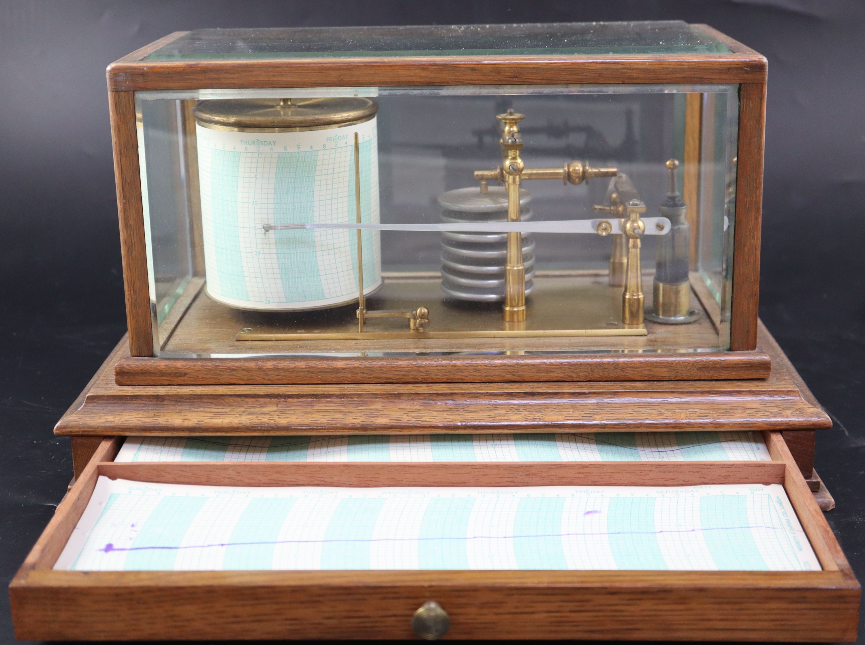 An Edwardian oak cased barograph, in bevelled glass case, width 36.5cm depth 22cm height 21cm